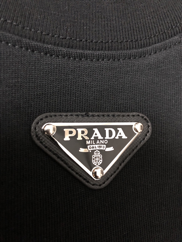 ブランドTシャツ側面デザイン